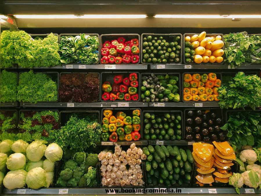 indícame el camino a la tienda de alimentos mas cercana